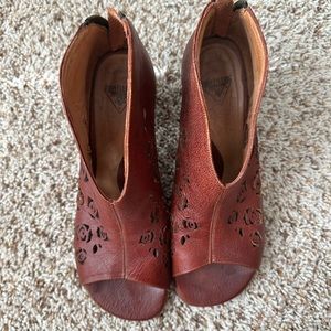 Size 10 John Fluevog heels